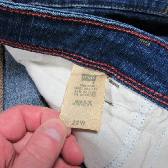 Levis womens dark 512 Perfectly Shaping stretch cuffed capri jeans 22W EUC - Picture 5 of 12